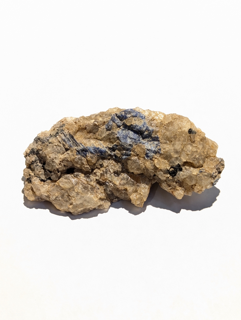 Lazulite, Quartz