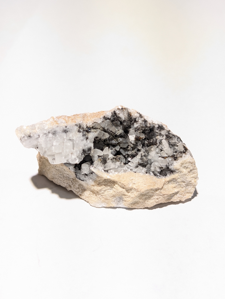 Tochilinite