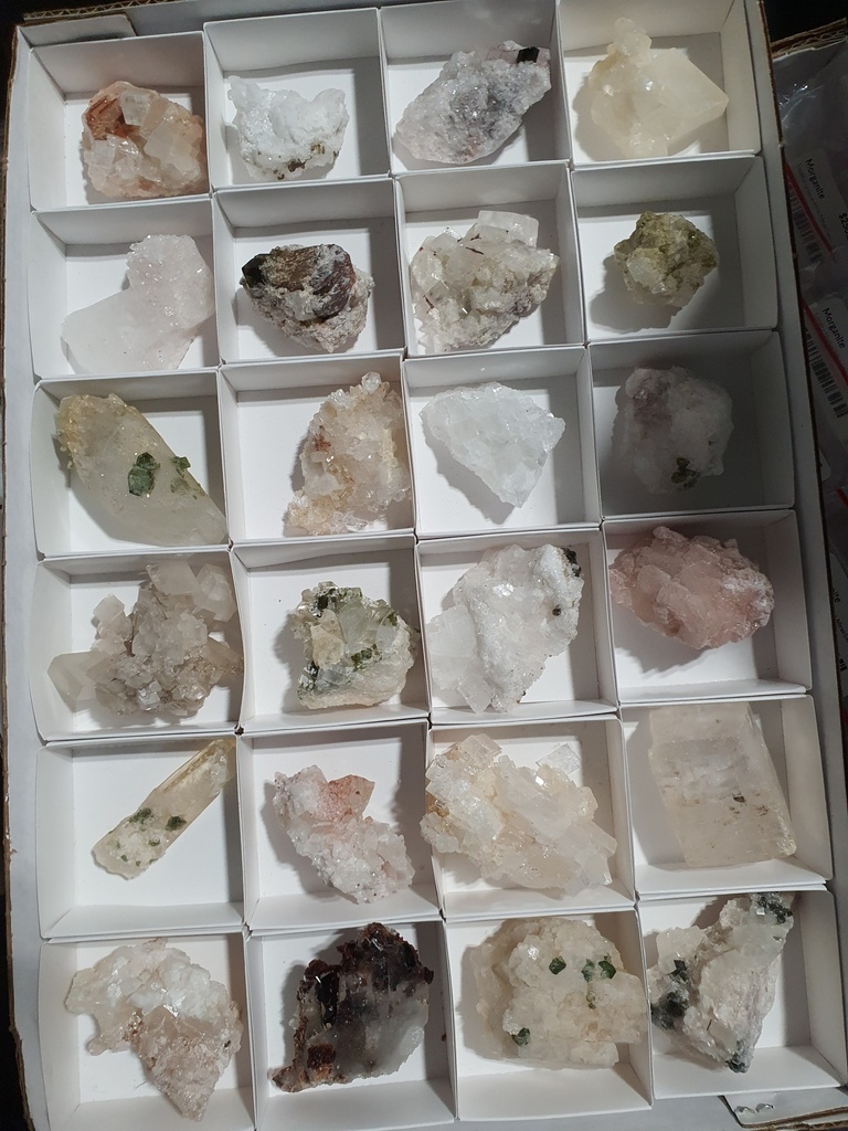 Uvite, Magnesite, etc.