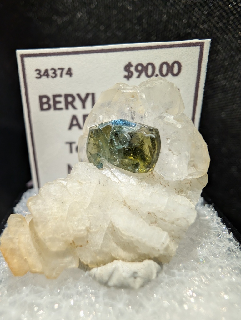 Beryllonite, Apatite