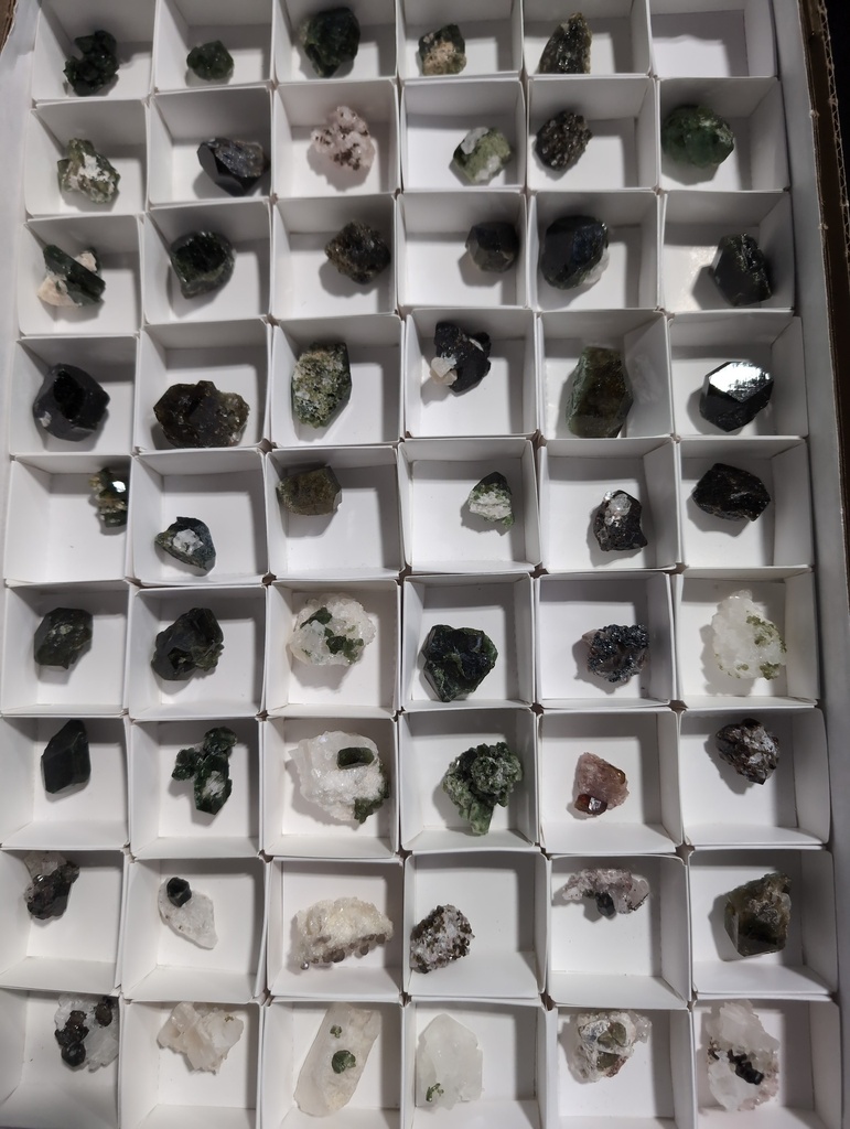 Uvite, Magnesite, etc.