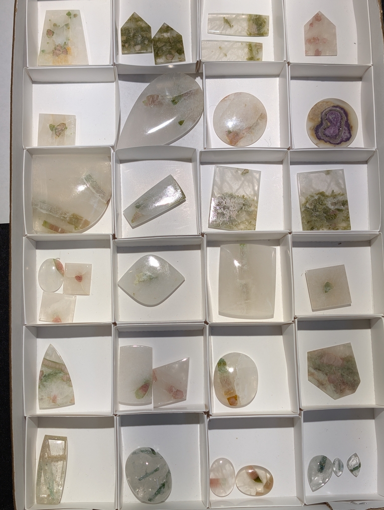Quartz with Tourmaline