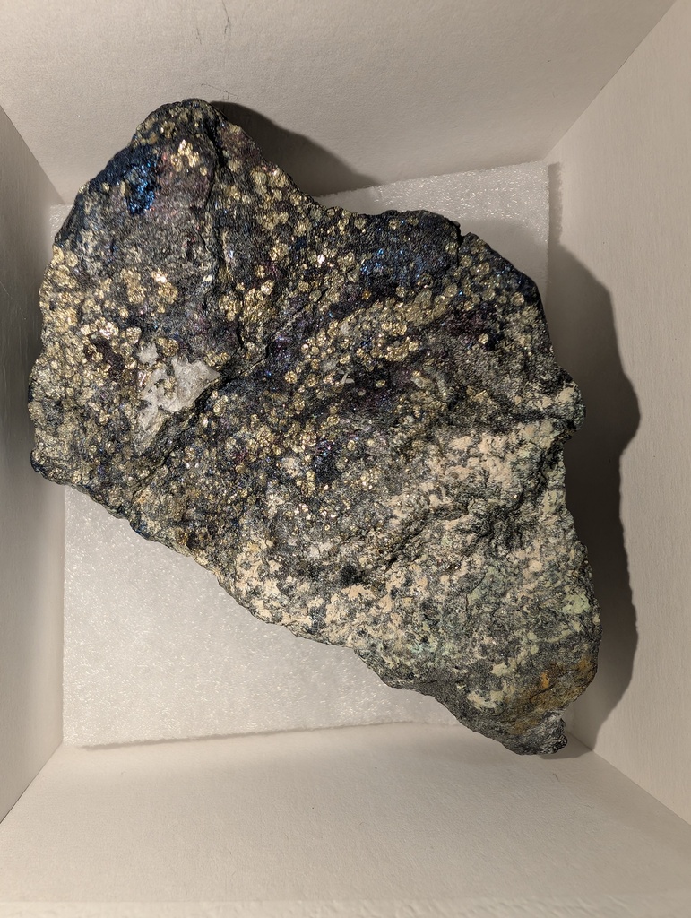 Covellite, Pyrite