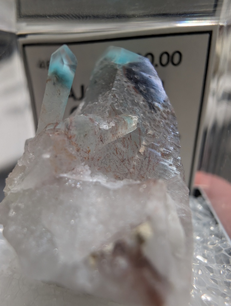 Ajoite in Quartz
