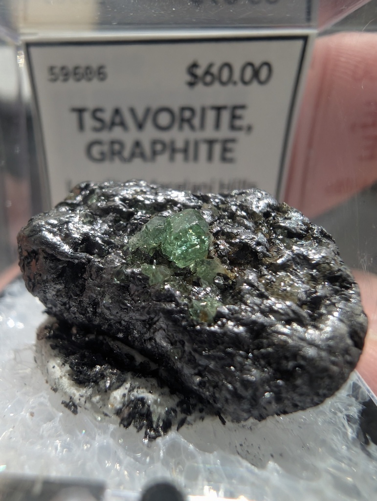 Tsavorite, Graphite