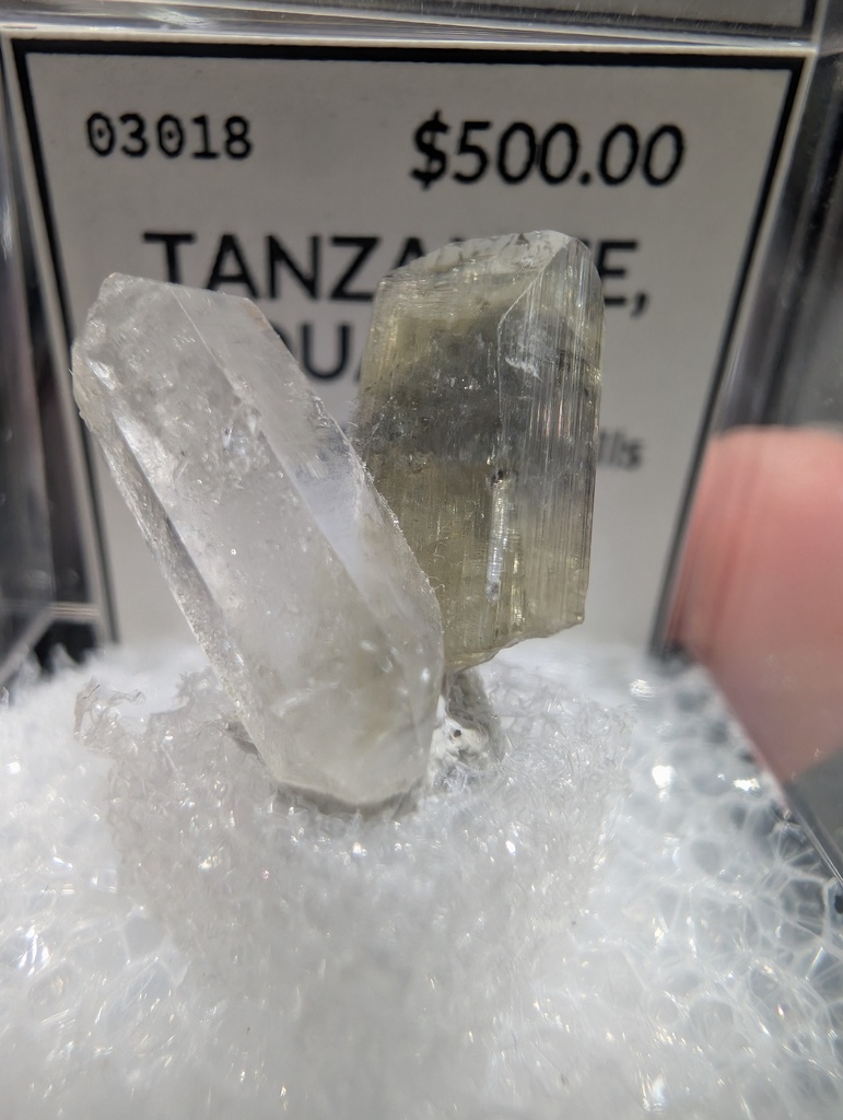 Tanzanite, Quartz