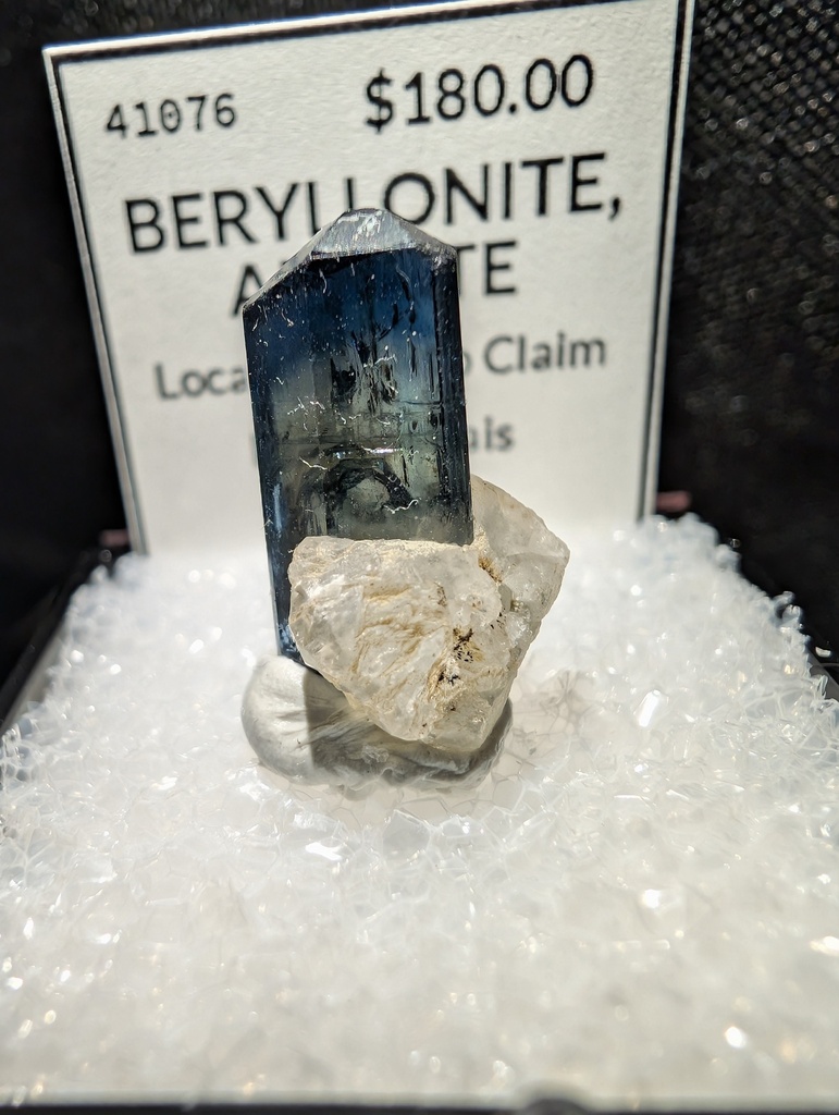 Beryllonite, Apatite