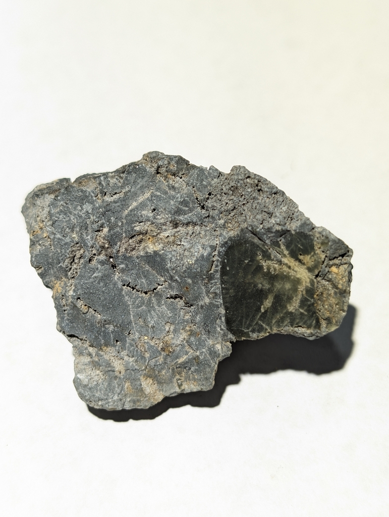 Narsarsukite