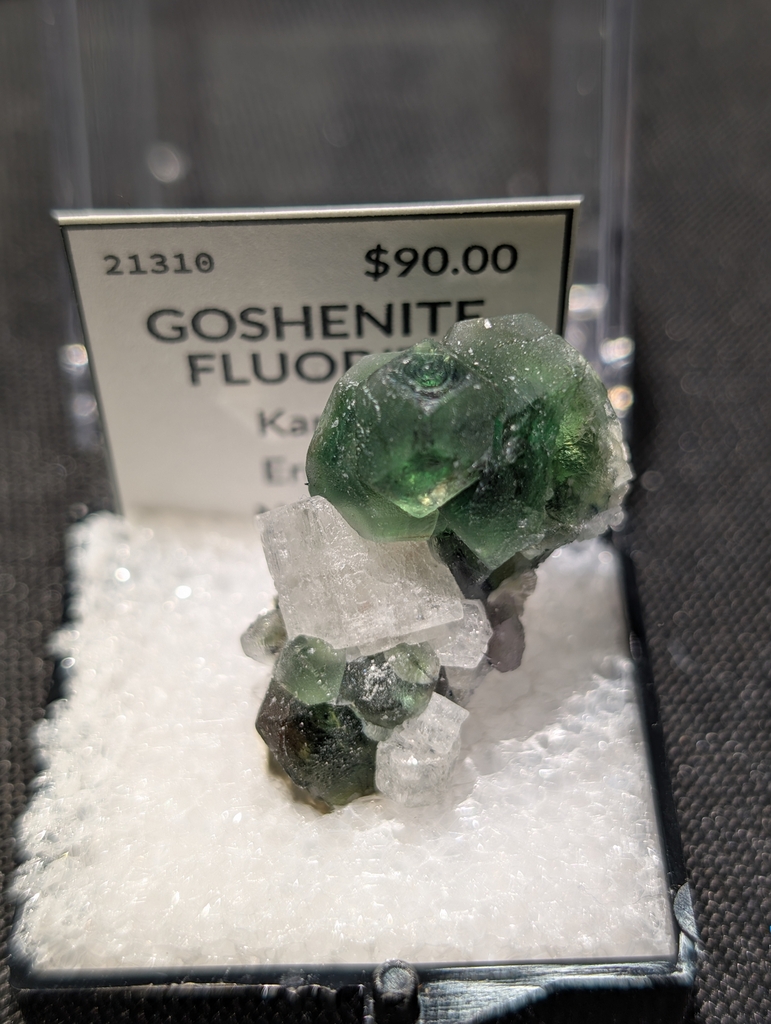 Goshenite, Fluorite
