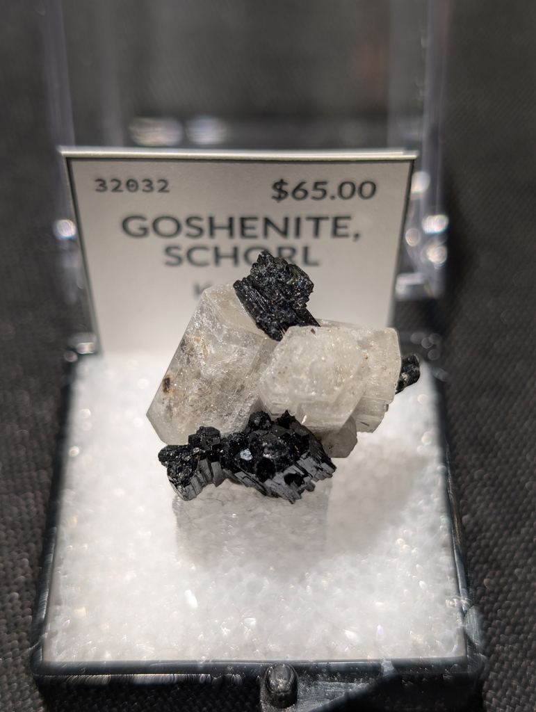 Goshenite, Schorl