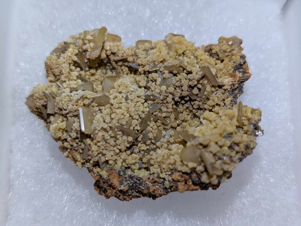 Mimetite, Wulfenite