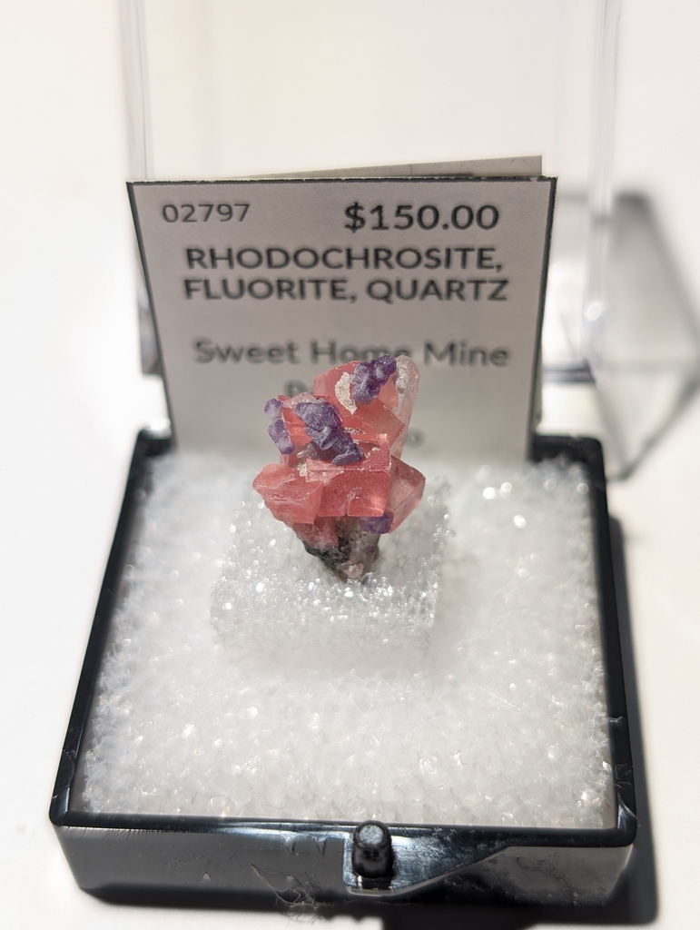 Rhodochrosite, Fluorite, Quartz 