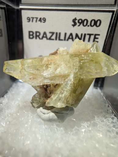 [88] Brazilianite