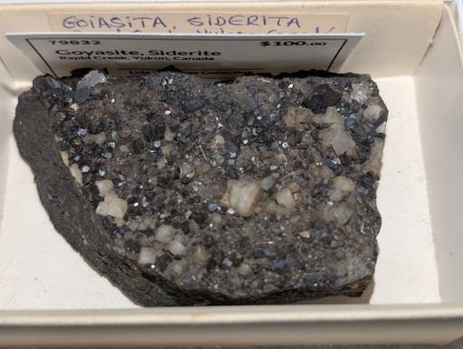 Goyasite, Siderite