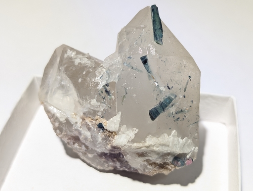Tourmaline, Quartz