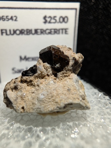 [413] Fluorbuergerite