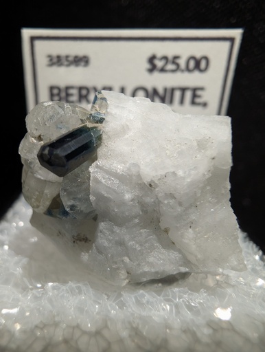 [425] Beryllonite, Apatite