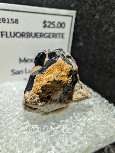 [611] Fluorbuergerite