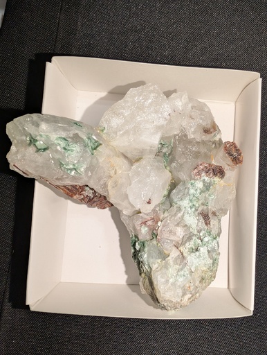 Fuchsite, Rutile, Quartz