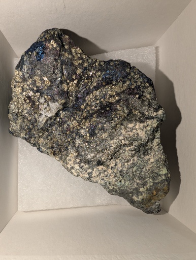 Covellite, Pyrite