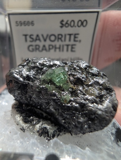 Tsavorite, Graphite