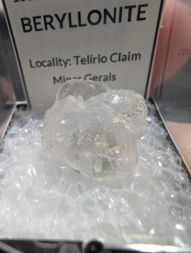 Beryllonite