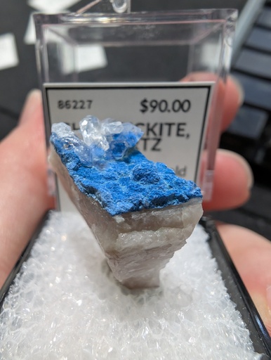 Shattuckite, Quartz