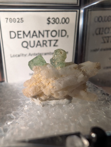 Demantoid, Quartz
