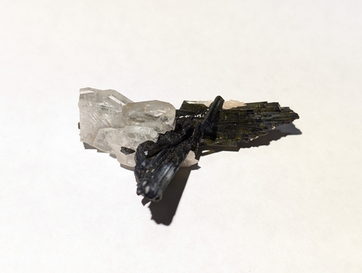 Fluorapatite, Schorl