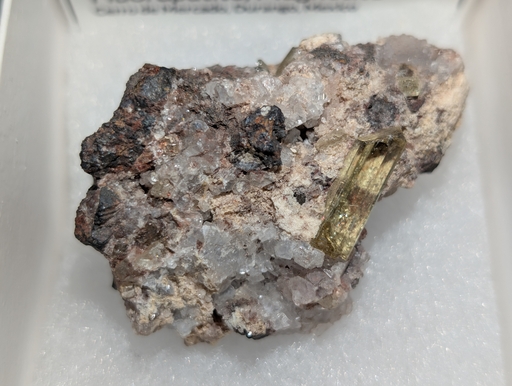 Fluorapatite, Magnetite