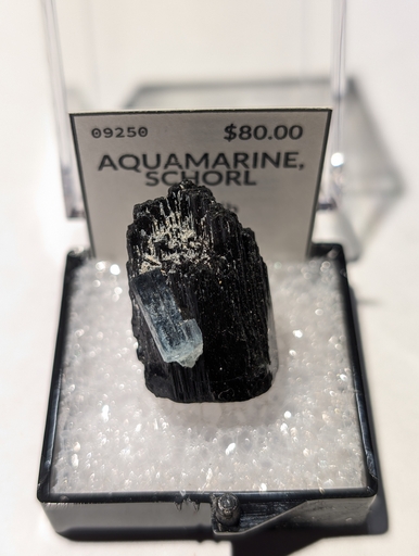 Aquamarine, Schorl